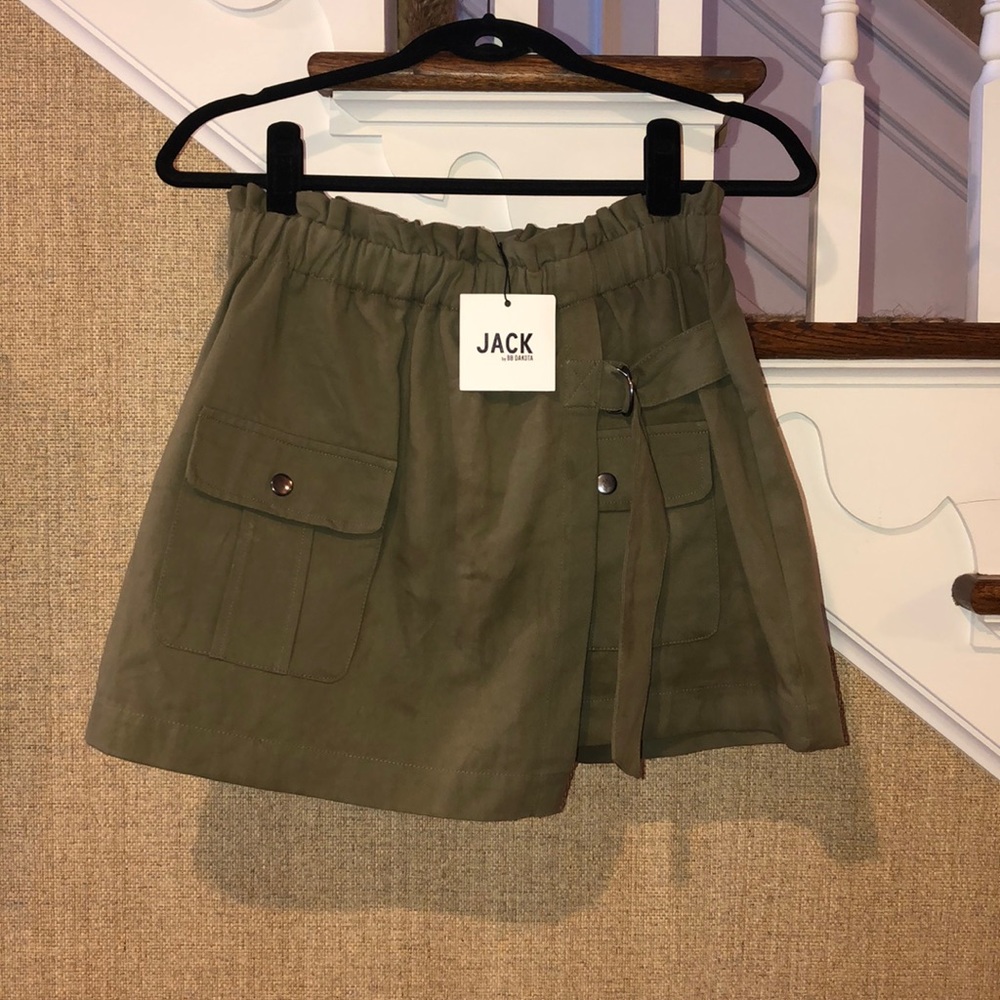 NWT Jack by BB Dakota Army Green Skort Size M